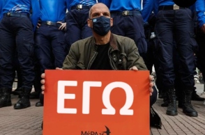 Ο Γιάνης Βαρουφάκης στην πορεία για την επέτειο του Πολυτεχνείου