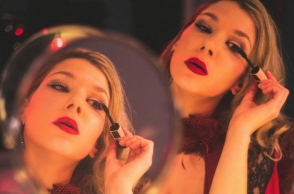 Η Lena Loo (Λένα Σταμέλου)