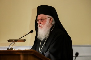 Ο Αρχιεπίσκοπος Αλβανίας, Αναστάσιος