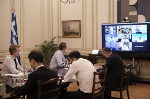 Τηλεδιάσκεψη υπό τον Πρωθυπουργό για την παρουσίαση της τελικής Έκθεσης του Σχεδίου Ανάπτυξης για την ελληνική Οικονομία