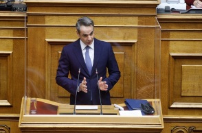 Ο πρωθυπουργός Κυριάκος Μητσοτάκης στο βήμα της Βουλής
