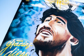 Το γκράφιτι στην Ηλιούπολη με θέμα τον Μαραντόνα