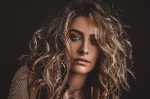 Η τραγουδίστρια Πάρις Τζάκσον, κόρη του Μάικλ Τζάκσον