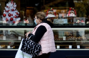 Κατάστημα στολισμένο χριστουγεννιάτικα