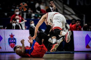 Δυνατές μάχες στο παιχνίδι του Ολυμπιακού με την ΤΣΣΚΑ στη Μόσχα