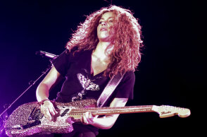 Στιγμιότυπο από τη συναυλία της Shakira στην Ελλάδα τον Ιούλιο του 2006