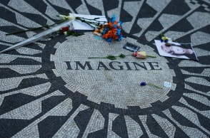 john-lennon-memorial.jpg