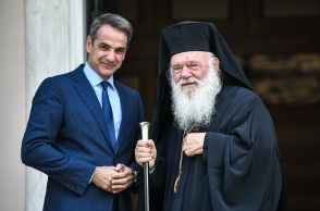 Στιγμιότυπο από παλαιότερη συνάντηση του πρωθυπουργού με τον Αρχιεπίσκοπο Ιερώνυμο