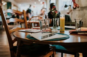 Save one Seat: Μια ελπίδα για τα αγαπημένα μας στέκια