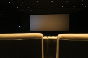 Άδεια κινηματογραφική αίθουσα εν μέσω πανδημίας