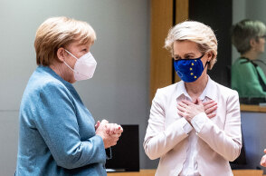 Άνγκελα Μέρκελ και Ούρσουλα Φον ντερ Λάιεν στη Σύνοδο Κορυφής της Ευρωπαϊκής Ένωσης στις Βρυξέλλες