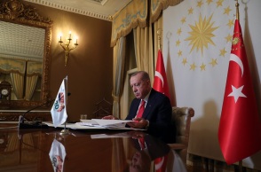 Προκλητικός Ερντογάν στον απόηχο της Συνόδου Κορυφής των Βρυξελλών: Η Ευρώπη πρέπει να γλιτώσει από την πίεση της Ελλάδας, δηλώνει ο Τούρκος πρόεδρος