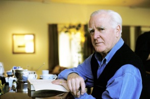 John Le Carrè: Αποχαιρετισμός στον εμβληματικό συγγραφέα κατασκοπικών μυθιστορημάτων που άφησε την τελευταία του πνοή στις 12 Δεκεμβρίου 2020 σε ηλικία 89 ετών