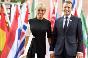 Η Πρώτη Κυρία της Γαλλίας Μπριζίτ Μακρόν με τον σύζυγό της και πρόεδρο Εμανουέλ Μακρόν