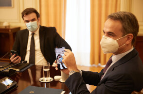 Δίκτυο 5G στην Ελλάδα: Πλατιά χαμόγελα στο Μέγαρο Μαξίμου καθώς Κυριάκος Μητσοτάκης και Κυριάκος Πιερρακάκης