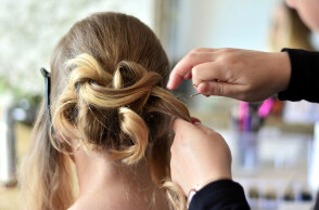 Κλείνουν (ξανά) τα κομμωτήρια σε Ελευσίνα, Μάνδρα και Ασπρόπυργος, καθώς ξεκινά την Παρασκευή 18 Δεκεμβρίου 2020 το αυστηρό τοπικό lockdown