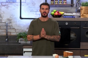 Άκης Πετρετζίκης