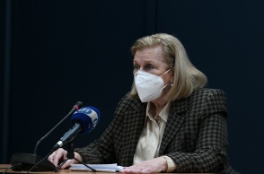 H πρόεδρος της Εθνικής Επιτροπής Εμβολιασμών, Μαρία Θεοδωρίδου