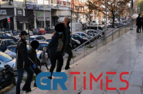 Προφυλακίστηκαν οι ενήλικες που εμπλέκονται στη ληστεία μετά φόνου με δράστες έναν 14χρονο και μία 12χρονη