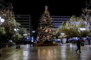 Tο χριστουγεννιάτικο δέντρο στην πλατεία Συντάγματος