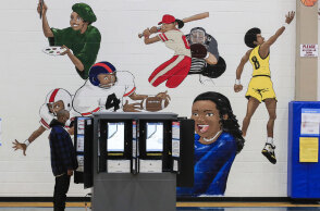 Επαναληπτικές εκλογές στην Τζώρτζια για τις δύο θέσεις στη Γερουσία - Εκλογικό κέντρο στην πρωτεύουσα Ατλάντα