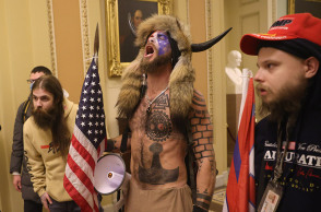 ΗΠΑ -Εισβολή οπαδών του Τραμπ στο Καπιτώλιο 