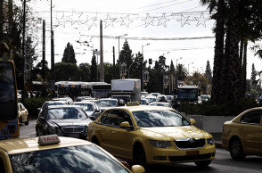 ΜΠΟΤΙΛΙΑΡΙΣΜΑ ΣΤΟΥΣ ΔΡΟΜΟΥΣ ΤΟΥ ΚΕΝΤΡΟΥ ΤΗΣ ΑΘΗΝΑΣ