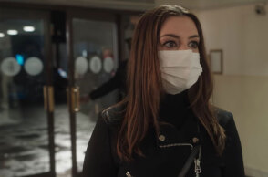 «Locked Down»: Η Αν Χάθαγουεϊϊ με μάσκα στην ταινία για την πανδημία κορωνοϊού