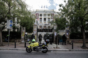 Αστυνομικοί στην ΑΣΟΕΕ