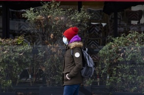 Με μάσκα στους δρόμους της Γαλλίας