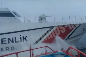 Τουρκική ακταιωρός μια «ανάσα» από την πλώρη ελληνικού αλιευτικού κοντά στα Ίμια