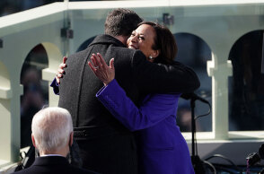 Η Καμάλα Χάρις ορκίστηκε αντιπρόεδρος των ΗΠΑ στην Ουάσινγκτον