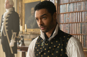 «Bridgerton»: Ο Rege-Jean Page πρωταγωνιστεί στην τηλεοπτική σειρά του Netflix