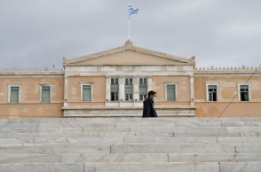 Στιγμιότυπα χρήσης μασκών στο κέντρο της Αθήνας