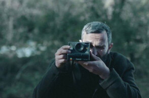 Ο Άρης Σερβετάλης στην ταινία του Χρήστου Νίκου, «Μήλα»