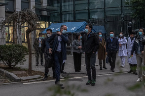 Κλιμάκιο εμπειρογνωμόνων του ΠΟΥ στο Ινστιτούτο Ιολογίας της Ουχάν