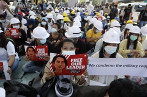 Διαδηλώσεις κατά του πραξικοπήματος στη Μιανμάρ