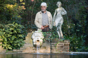 Massimo Valerio Manfredi, Ιταλός συγγραφέας και ιστορικός Author Valerio Massimo Manfredi pose for a portrait session at his mansion on December 12, 2012 in Milan, Italy
