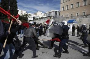 Επεισόδια κατά τη διάρκεια πανεκπαιδευτικού συλλαλητηρίου κατά του νέου νομοσχεδίου του Υπουργείου Παιδείας που προβλέπει αλλαγές στην τριτοβάθμια εκπαίδευση