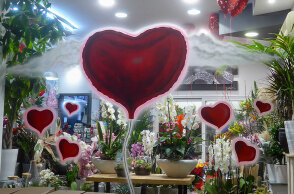 Στολισμένο ανθοπωλείο για τον Άγιο Βαλεντίνο την Κυριακή 14 Φεβρουαρίου 2021