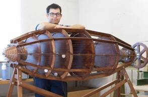 O εικαστικός Γιώργος Κουτσούρης