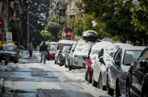 Κακοκαιρία «Μήδεια» - Η επόμενη ημέρα στην Αττική: Το χιόνι λιώνει, ο παγετός παραμένει