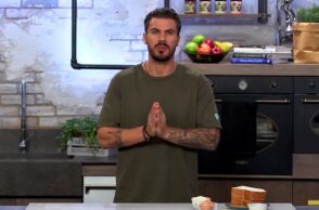 Άκης Πετρετζίκης