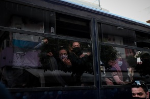 Αστυνομικές δυνάμεις προχώρησαν σε δεκάδες προσαγωγές μετά από παρέμβαση ομάδας αγνώστων υπέρ του Δημήτρη Κουφοντίνα