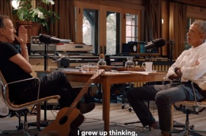 Ο Μπάρακ Ομπάμα με τον Μπρους Σπρίνγκστιν στα παρασκήνια του podcast