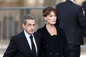 Νικολά Σαρκοζί και Κάρλα Μπρούνι 