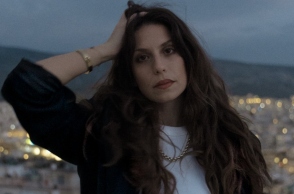 Η δημιουργός του θεατρικού μονολόγου «Στεγόσαυρος», Ελπίδα Σταθάτου