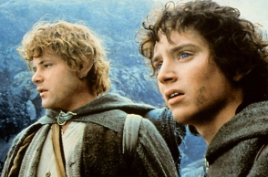 Από αριστερά: O Σον Άστιν και ο Ελάιτζα Γουντ στην ταινία «Ο Άρχοντας των Δαχτυλιδιών»