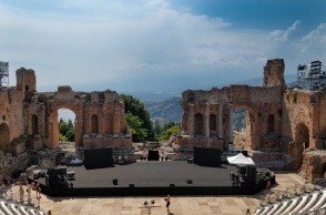 Το αρχαίο θέατρο στην Ταορμίνα στην Ιταλία