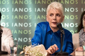 Η δημοσιογράφος και συγγραφέας, Έλενα Ακρίτα